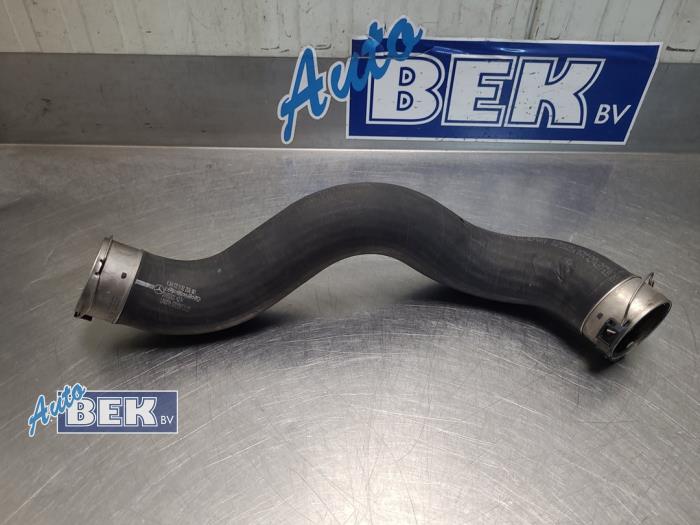 Gebrauchte Intercooler Schlauch Mercedes A (W176) 2.2 A-220 d 16V 4-Matic Preis € 24,00 Margenregelung angeboten von Auto Bek
