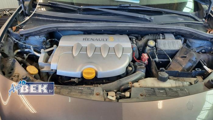 Używane Silnik Renault Clio III (BR/CR) 1.6 16V Cena € 395,00 Procedura marży oferowane przez Auto Bek