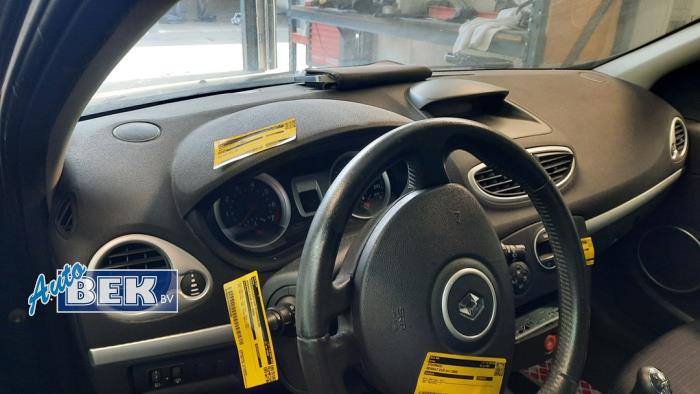 Używane Panel Renault Clio III (BR/CR) 1.6 16V Cena € 110,00 Procedura marży oferowane przez Auto Bek