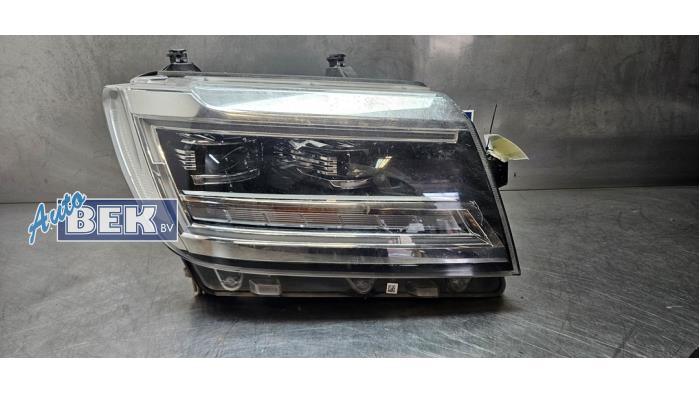 Używane Reflektor prawy MAN TGE 2.0 TDI 4x4 Cena na żądanie oferowane przez Auto Bek