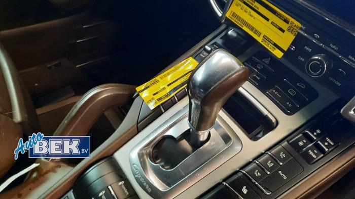 Usados Palanca selectora automática Porsche Cayenne II (92A) 3.0 S E-Hybrid 24V Precio € 180,00 Norma de margen ofrecido por Auto Bek