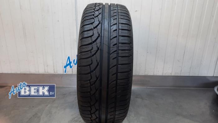 Używane Opona Cena na żądanie oferowane przez Auto Bek
