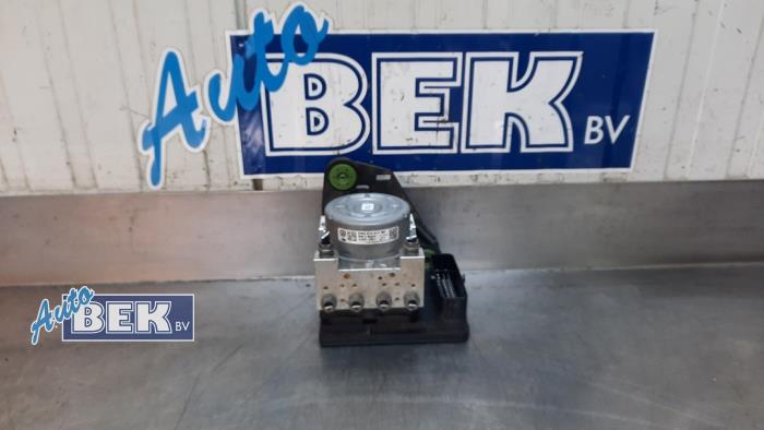 Begagnade ABS-pump Volkswagen Golf VIII (CD1) 1.5 eTSI 16V Pris € 190,00 Marginaltabell erbjuds av Auto Bek
