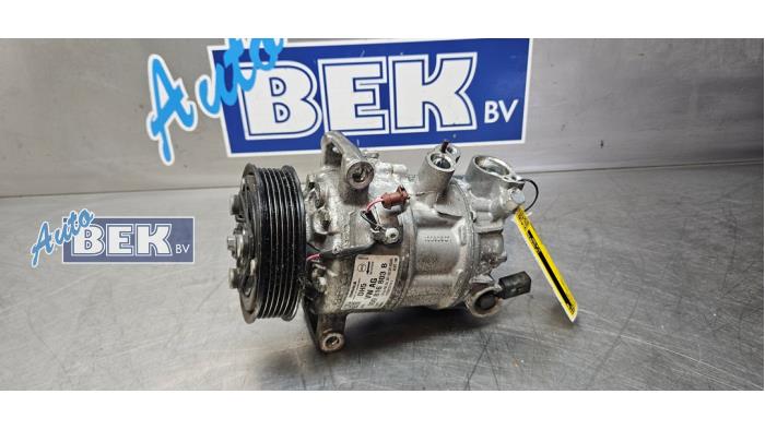 Usagé Pompe clim Volkswagen Golf VIII (CD1) 2.0 GTI 16V Prix sur demande proposé par Auto Bek