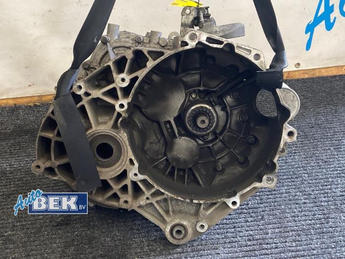 Used Gearbox Volkswagen Crafter (SY) 2.0 TDI FWD Price € 1.813,79 Inclusive VAT offered by Auto Bek