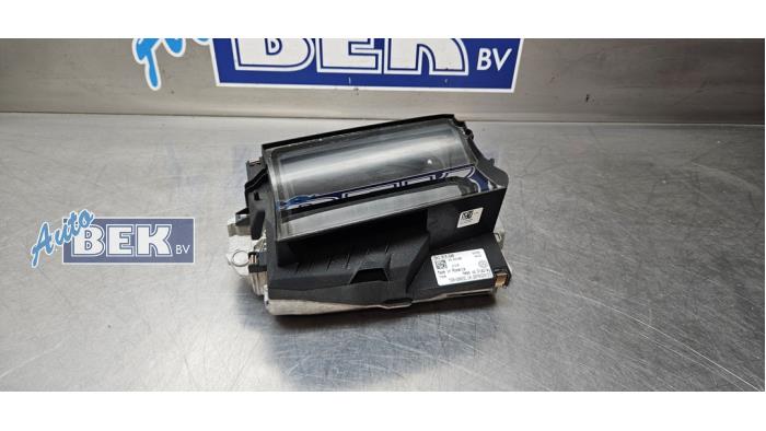 Usados Pantalla Head-up Volkswagen Golf VIII (CD1) 2.0 GTI 16V Precio € 220,00 Norma de margen ofrecido por Auto Bek