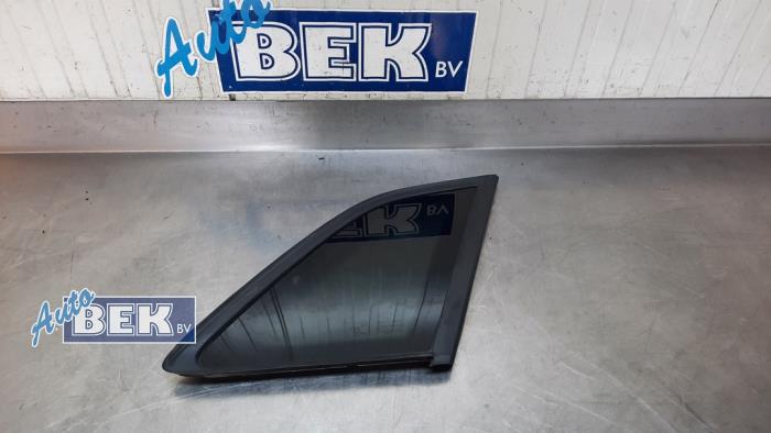 Rear quarter glass