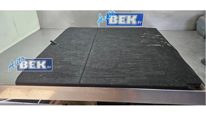 Trunk floor trim