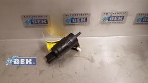 Used Windscreen washer pump Skoda Superb Combi (3V5) 1.4 TSI 16V Price € 10,00 Margin scheme offered by Auto Bek