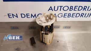 Used Electric fuel pump Mercedes Vito (639.7) 2.2 115 CDI 16V Price € 30,00 Margin scheme offered by Auto Bek