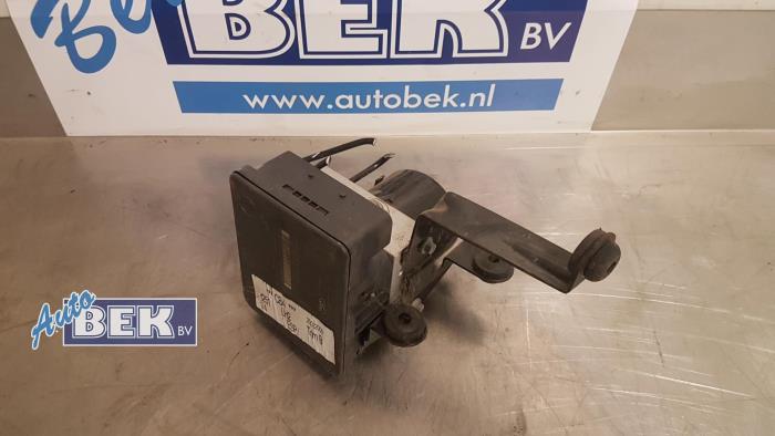 Begagnade ABS-pump Ford Focus 2 Wagon 1.6 TDCi 16V 110 Pris € 50,00 Marginaltabell erbjuds av Auto Bek