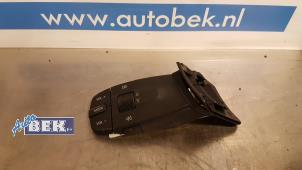Usados Mando de radio volante Seat Ibiza IV (6J5) 1.2 TDI Ecomotive Precio € 25,00 Norma de margen ofrecido por Auto Bek