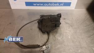 Used Rear door lock mechanism 4-door, left Renault Clio III (BR/CR) 1.2 16V TCe 100 Price € 20,00 Margin scheme offered by Auto Bek