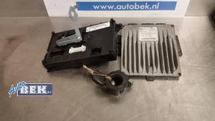 Usagé Serrure de contact + ordinateur Renault Clio II (BB/CB) 1.5 dCi 65 Prix € 125,00 Règlement à la marge proposé par Auto Bek