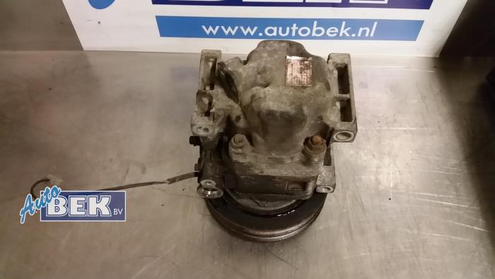 Usagé Compresseur de clim Mazda Premacy 2.0 DiTD 16V Prix € 17,50 Règlement à la marge proposé par Auto Bek