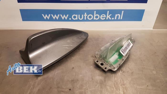 GPS antenna from a BMW 3 serie (E90) 330d 24V 2011