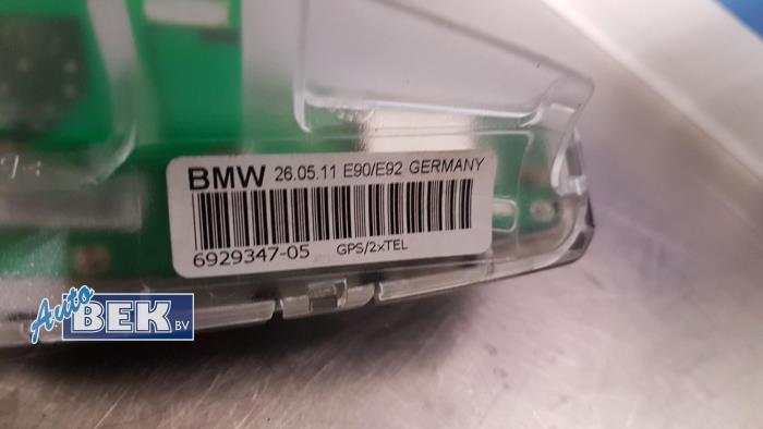 Antena GPS de un BMW 3 serie (E90) 330d 24V 2011