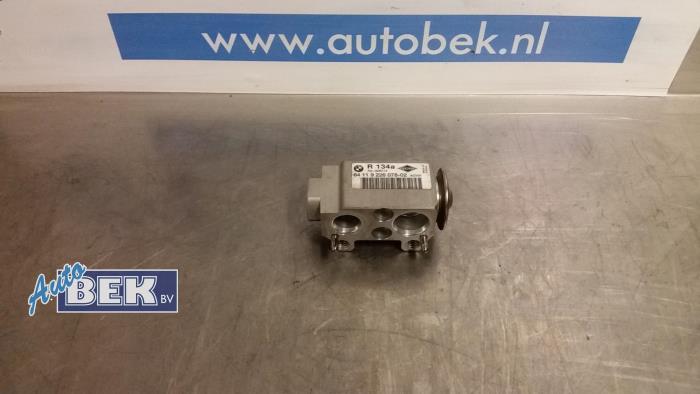 AC expansion valve from a BMW 3 serie (E90) 330d 24V 2011