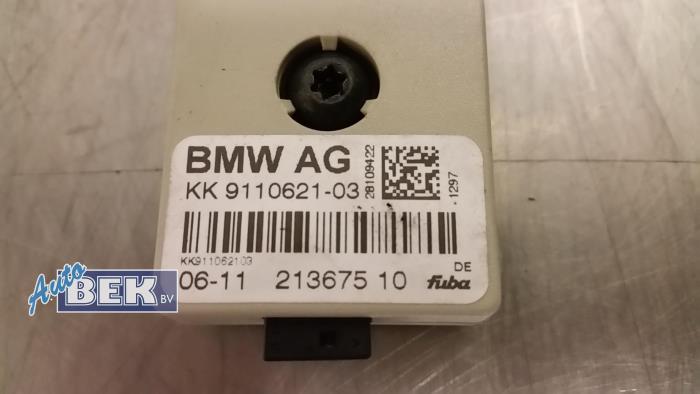 Antenna (miscellaneous) from a BMW 3 serie (E90) 330d 24V 2011