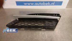 Usagé Pare-chocs grille BMW 3 serie (E90) 330d 24V Prix € 10,00 Règlement à la marge proposé par Auto Bek