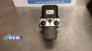 Używane Pompa ABS Volkswagen Passat Variant (3B6) 1.9 TDI 100 Cena € 25,00 Procedura marży oferowane przez Auto Bek