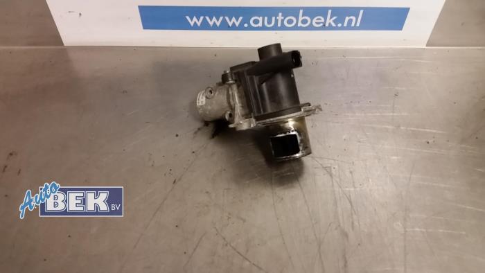 EGR valve from a Renault Clio III (BR/CR) 1.5 dCi 70 2009