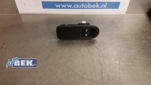 Used Multi-functional window switch Renault Clio III (BR/CR) 1.5 dCi 70 Price on request offered by Auto Bek