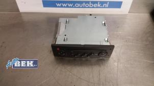 Used Radio CD player Renault Clio III (BR/CR) 1.5 dCi 70 Price on request offered by Auto Bek