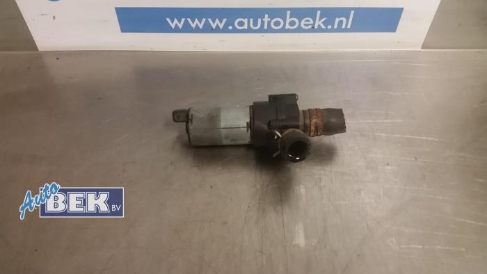 Używane Pompa wodna Renault Laguna II (BG) 2.0 16V Turbo Cena € 20,00 Procedura marży oferowane przez Auto Bek