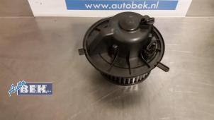 Usados Motor de ventilador de calefactor Volkswagen Golf Plus (5M1/1KP) 1.9 TDI 105 Precio € 20,00 Norma de margen ofrecido por Auto Bek