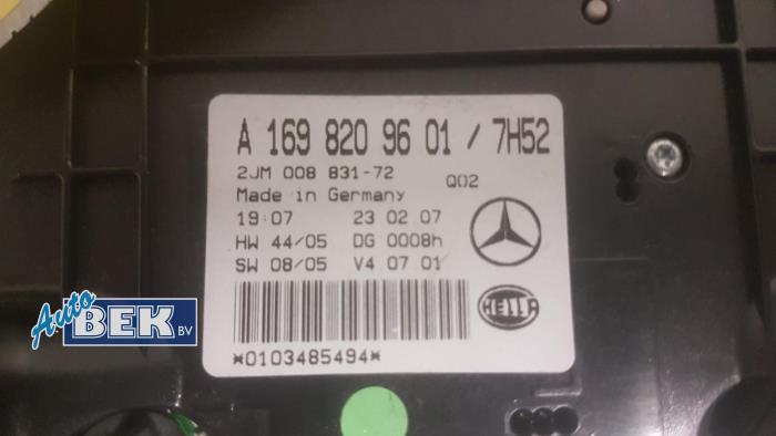 Eclairage de plafonnier d'un Mercedes-Benz A (W169) 2.0 A-160 CDI 16V 5-Drs. 2006
