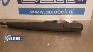 Used Rear wiper arm Renault Clio IV (5R) 0.9 Energy TCE 90 12V Price € 25,00 Margin scheme offered by Auto Bek