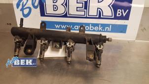 Gebrauchte Injektor (Benzineinspritzung) Peugeot 206 (2A/C/H/J/S) 1.1 XN,XR Preis € 25,00 Margenregelung angeboten von Auto Bek