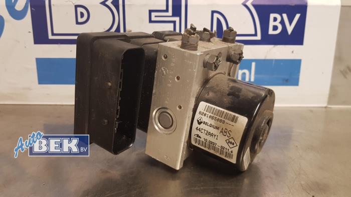 Begagnade ABS-pump Renault Twingo II (CN) 1.2 16V LEV Pris € 47,50 Marginaltabell erbjuds av Auto Bek