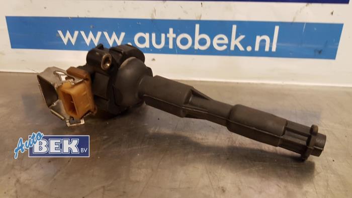 Pen ignition coil from a BMW 5 serie (E39) 523i 24V 1999