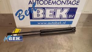 Usagé Kit amortisseur couvercle coffre Audi A4 Avant (B8) 2.0 TDI 16V Prix € 30,00 Règlement à la marge proposé par Auto Bek