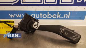 Usados Interruptor de limpiaparabrisas Volkswagen Golf VI (5K1) 2.0 TDI 16V Precio € 35,00 Norma de margen ofrecido por Auto Bek
