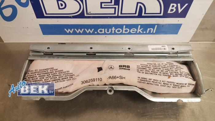 Knee airbag