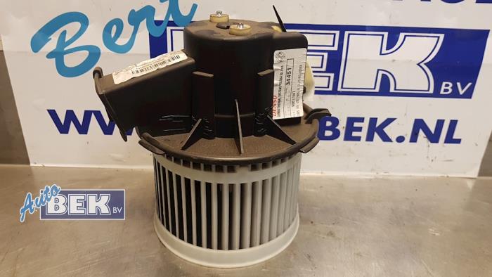 Motor de ventilador de calefactor de un Ford Ka II 1.2 2012