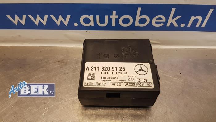 Module (miscellaneous) from a Mercedes-Benz C Combi (S203) 2.2 C-200 CDI 16V 2002