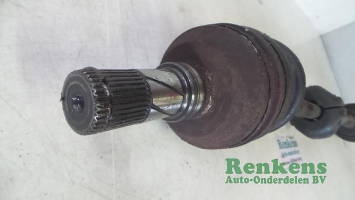 Front drive shaft, right from a Opel Zafira (F75) 2.2 16V 2001