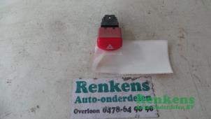 Used Panic lighting switch Nissan Micra (K12) 1.2 16V Price € 10,00 Margin scheme offered by Renkens Auto-Onderdelen B.V.