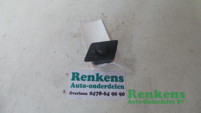 Mirror switch from a Volkswagen Polo IV (9N1/2/3) 1.4 TDI 70 2008