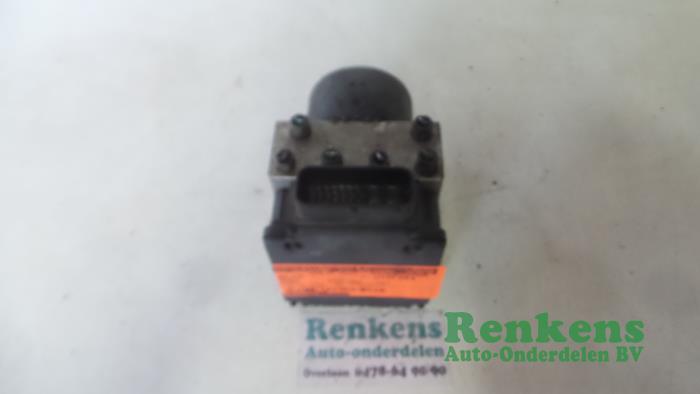 Usagé Bloc ABS Renault Twingo (C06) 1.2 Prix € 50,00 Règlement à la marge proposé par Renkens Auto-Onderdelen B.V.
