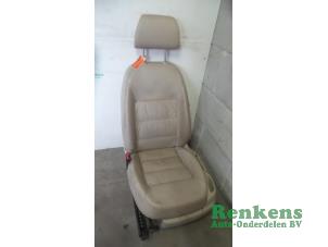 Used Seat, left Skoda Octavia Combi (1Z5) 2.0 RS TDI PD 16V Price € 100,00 Margin scheme offered by Renkens Auto-Onderdelen B.V.