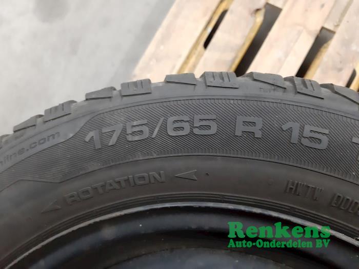 Set of wheels + winter tyres from a MINI Mini (R56) 1.6 One D 16V 2013