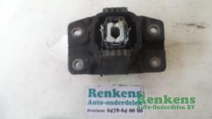 Used Gearbox rubber Volkswagen Up! (121) 1.0 12V 60 Price € 25,00 Margin scheme offered by Renkens Auto-Onderdelen B.V.