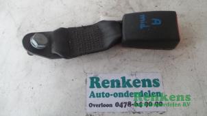 Usagé Attache ceinture arrière central Ford Ka II 1.2 Prix € 20,00 Règlement à la marge proposé par Renkens Auto-Onderdelen B.V.
