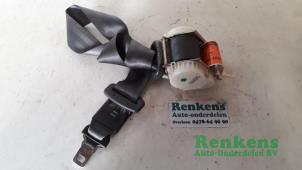 Used Rear seatbelt, centre Renault Clio III (BR/CR) 1.5 dCi 70 Price € 30,00 Margin scheme offered by Renkens Auto-Onderdelen B.V.