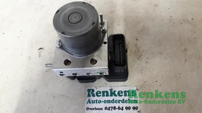 ABS pump from a Renault Kangoo/Grand Kangoo (KW) 1.2 16V TCE 2017